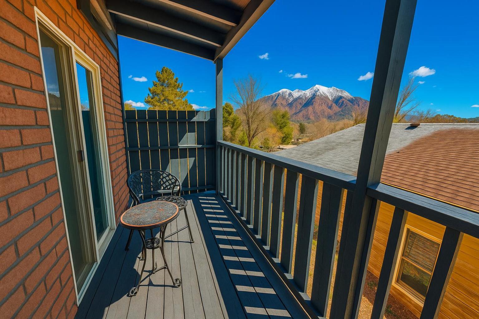 Holiday home New! Huge 5br Mountain Views Game Hot Tub Lawn Games Bbq *