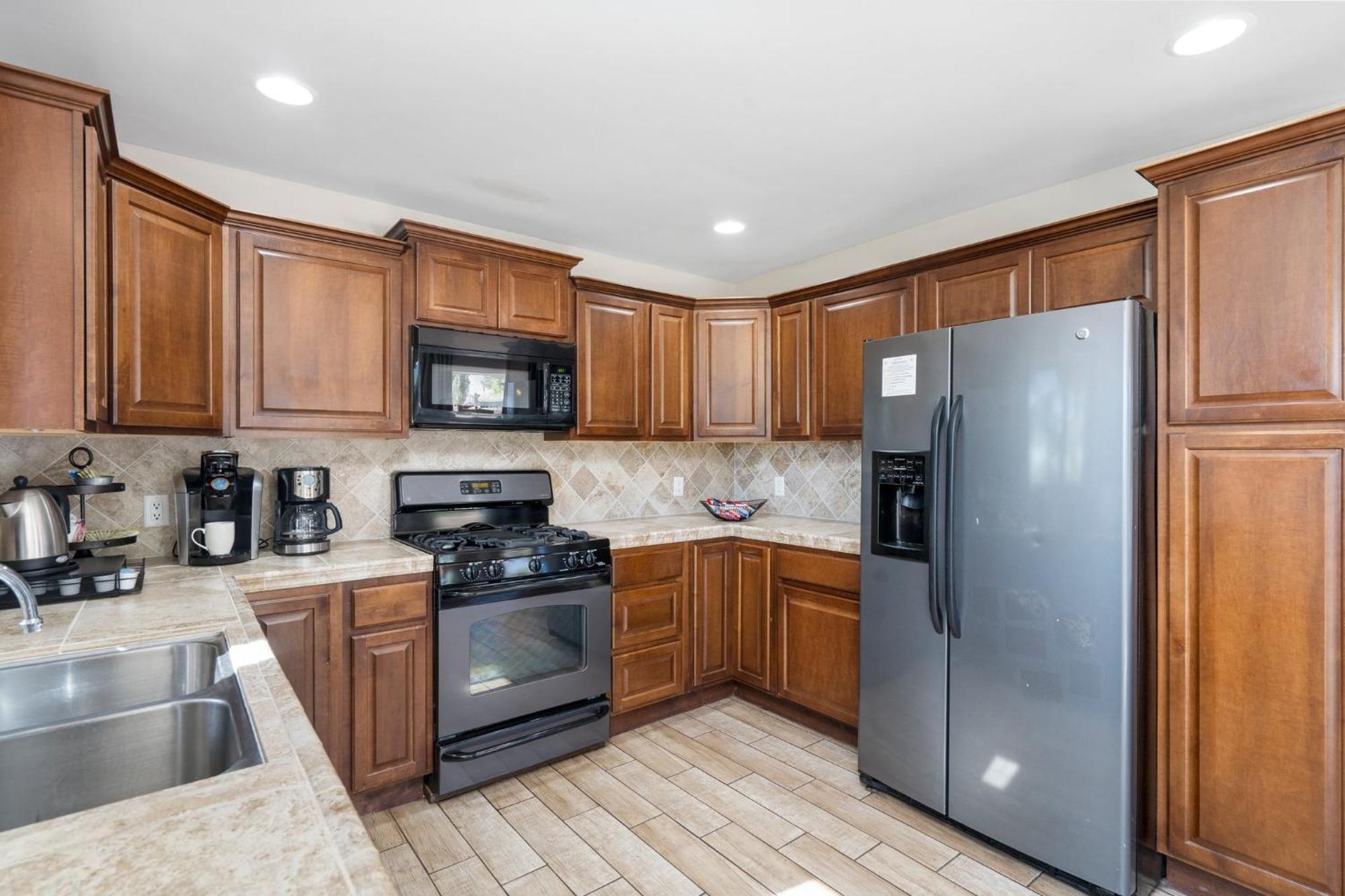 New! Huge 5br Mountain Views Game Hot Tub Lawn Games Bbq Hébergement de vacances Flagstaff